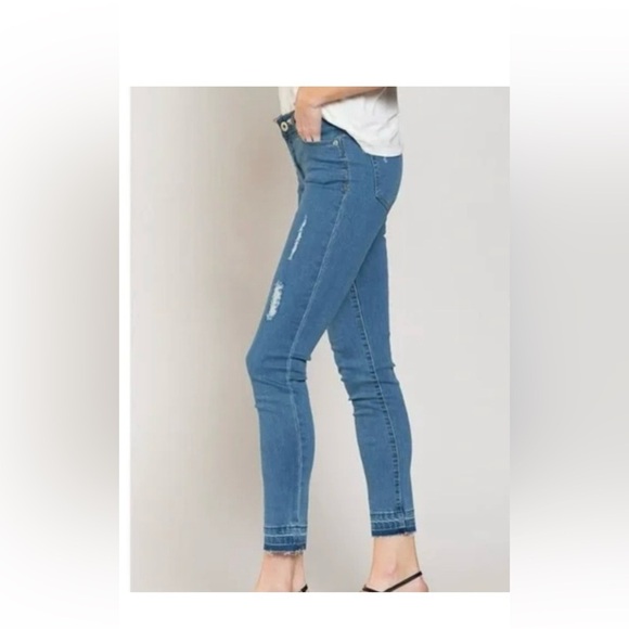 POL Women's Blue Jeans New - Picture 5 of 8